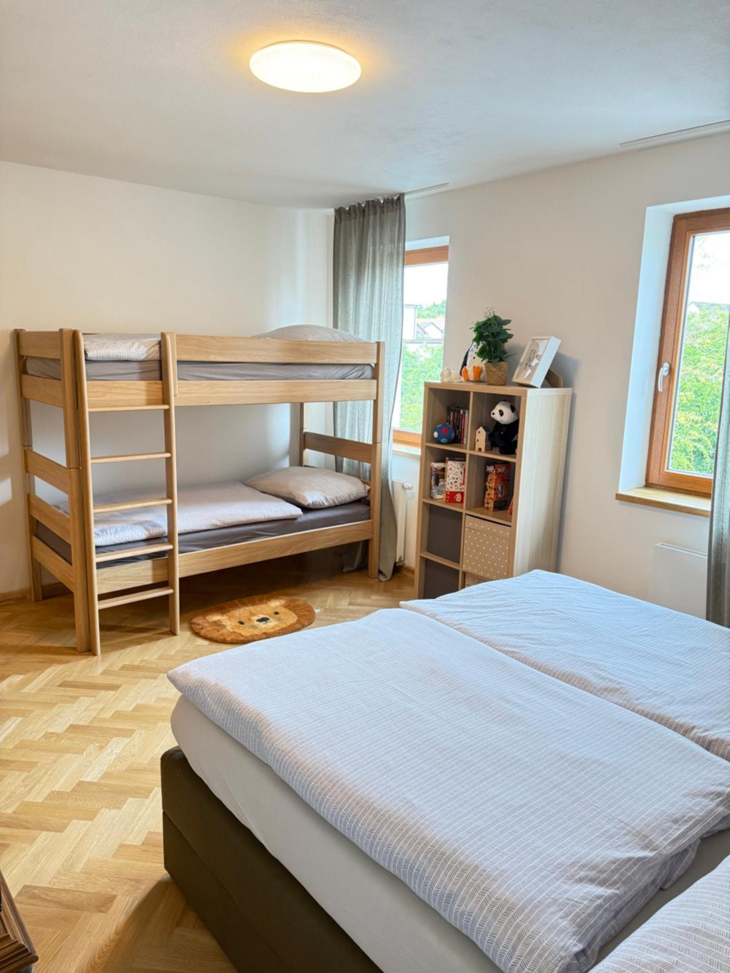 Familyvilla, New 4 Luxury Big Apartments, Parking * Praga