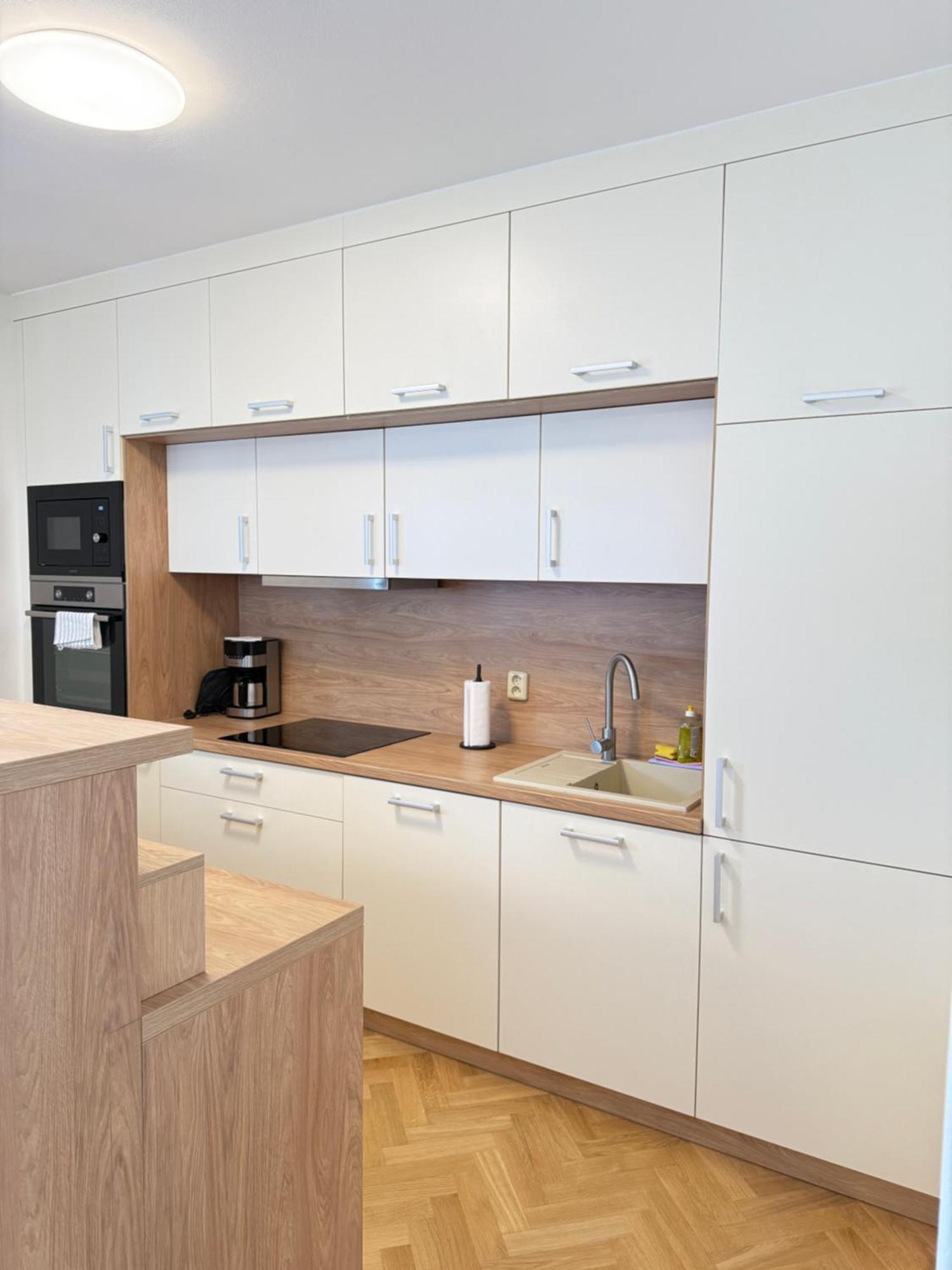 Familyvilla, New 4 Luxury Big Apartments, Parking Appartamento Praga
