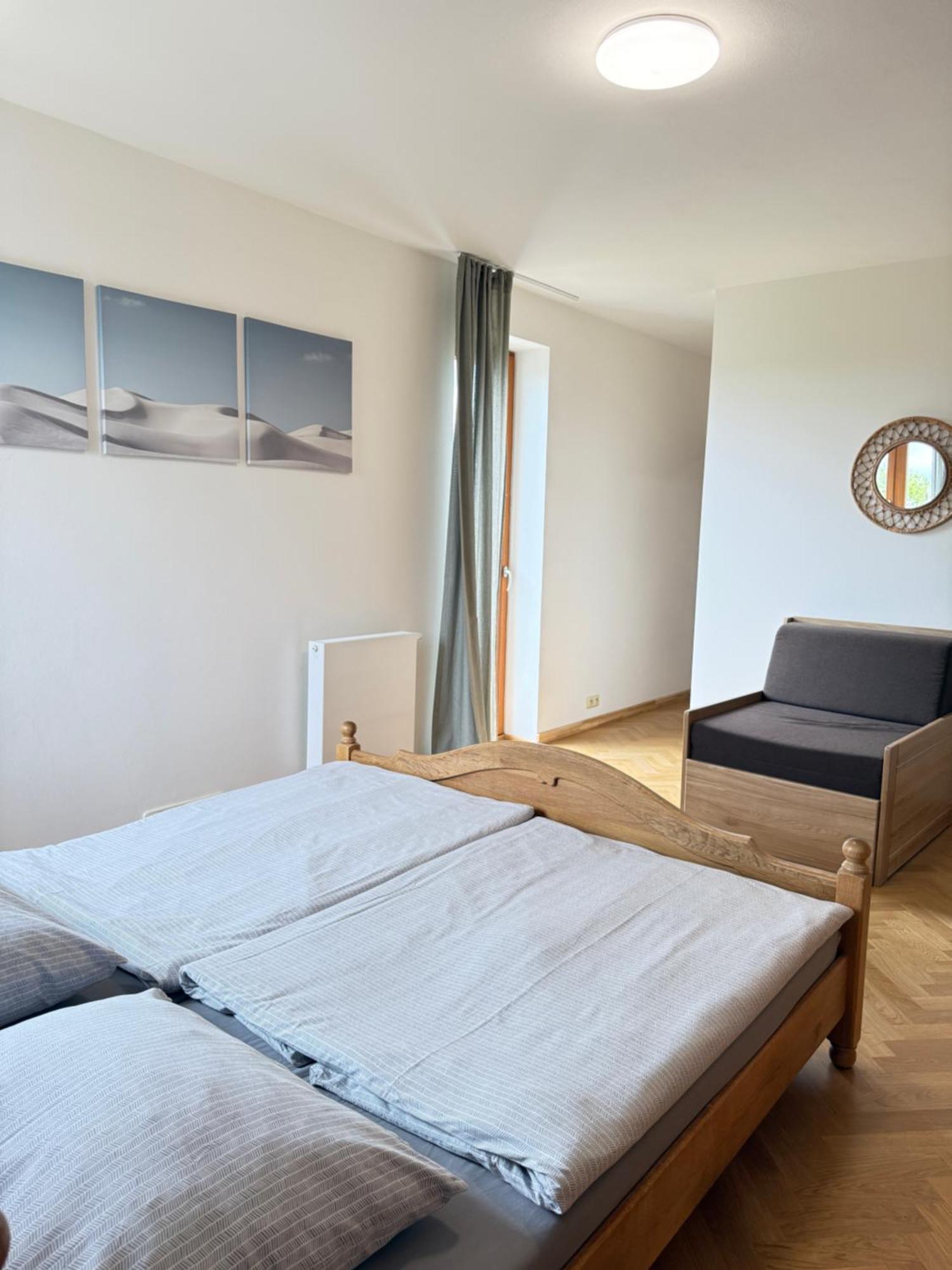 Familyvilla, New 4 Luxury Big Apartments, Parking * Praga