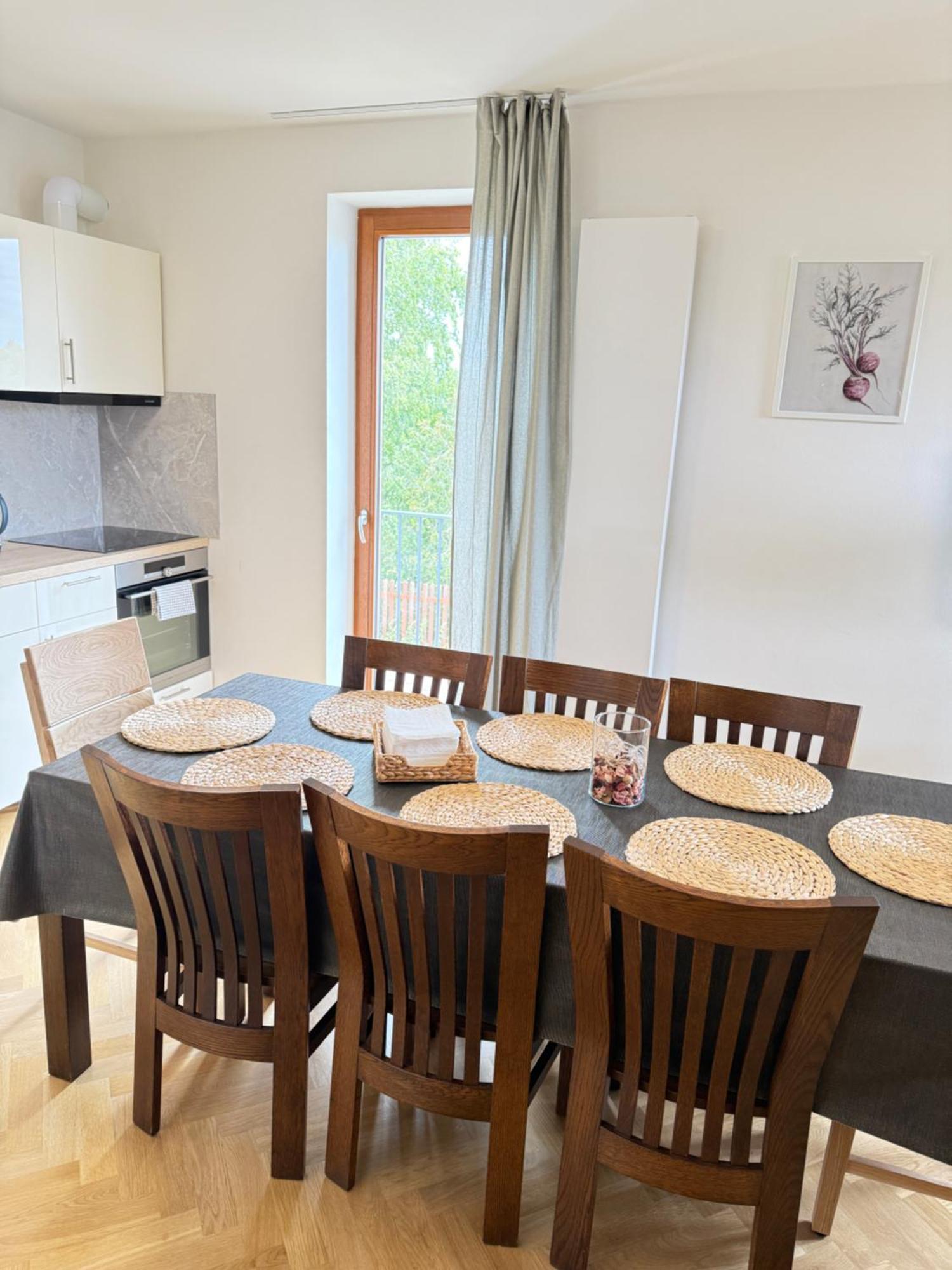 Familyvilla, New 4 Luxury Big Apartments, Parking *