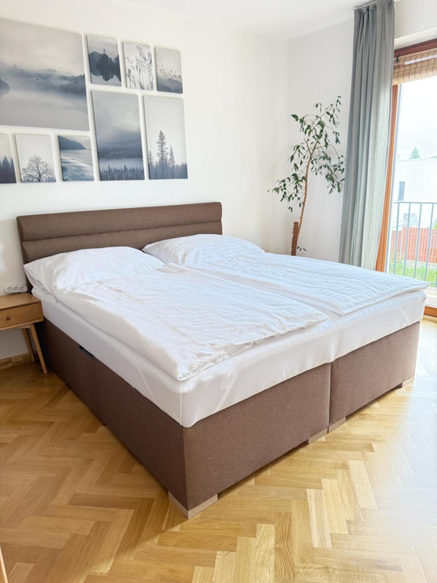 Familyvilla, New 4 Luxury Big Apartments, Parking *